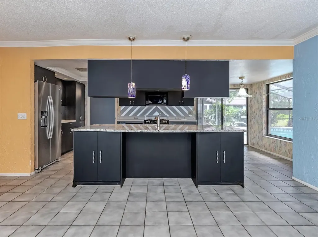 4361 Whispering Woods Place Sarasota FL 34233