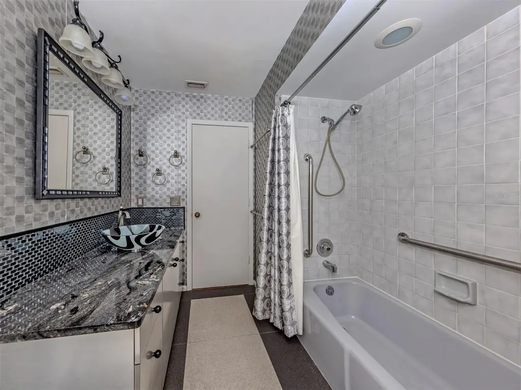 4361 Whispering Woods Place Sarasota FL 34233