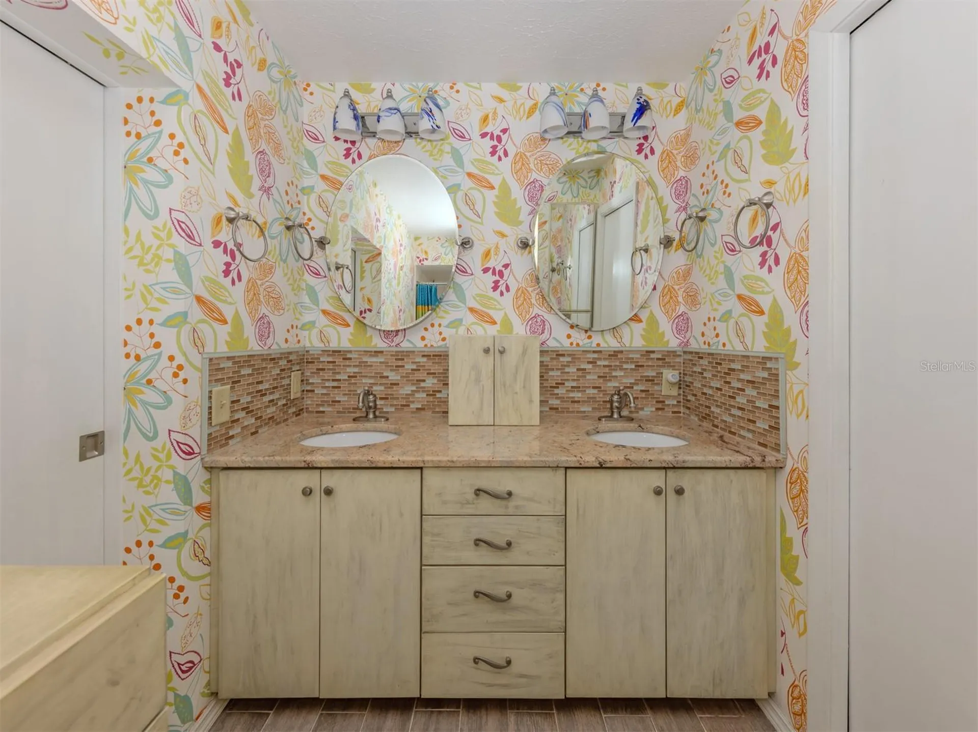4361 Whispering Woods Place Sarasota FL 34233