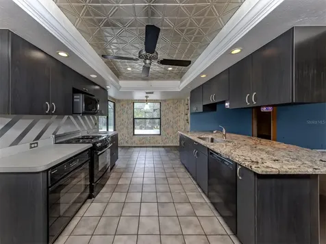 4361 Whispering Woods Place Sarasota FL 34233