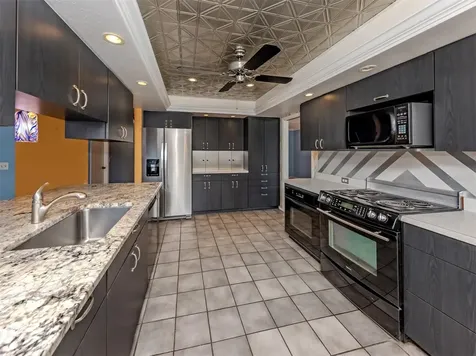 4361 Whispering Woods Place Sarasota FL 34233