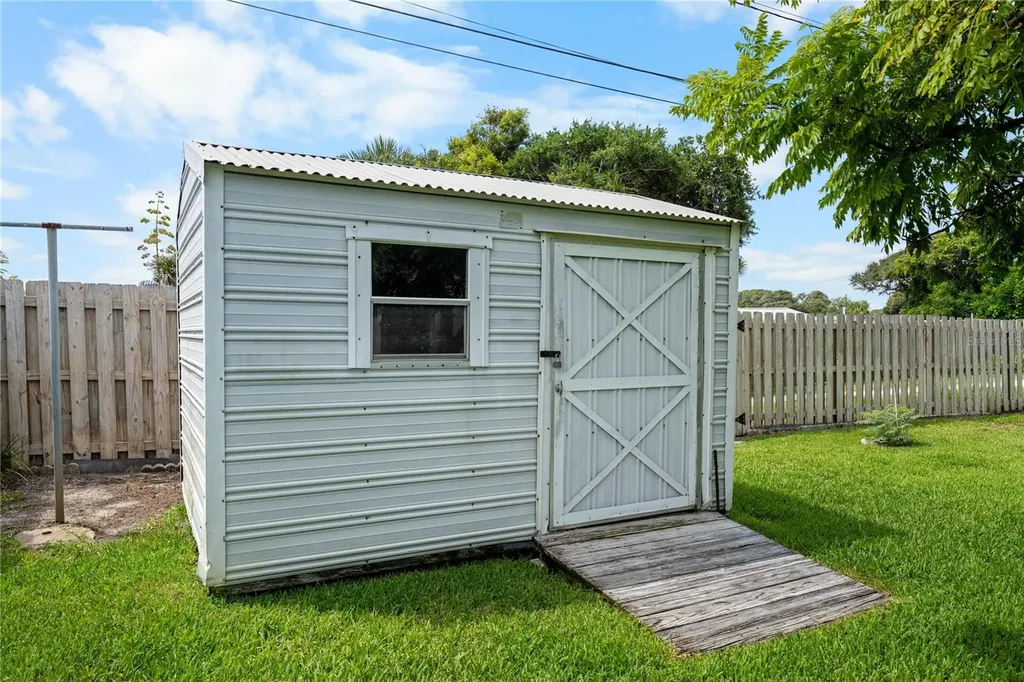 815 E 23rd Avenue New Smyrna Beach FL 32169