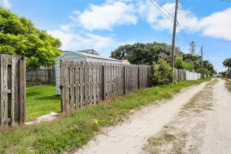 815 E 23rd Avenue New Smyrna Beach FL 32169