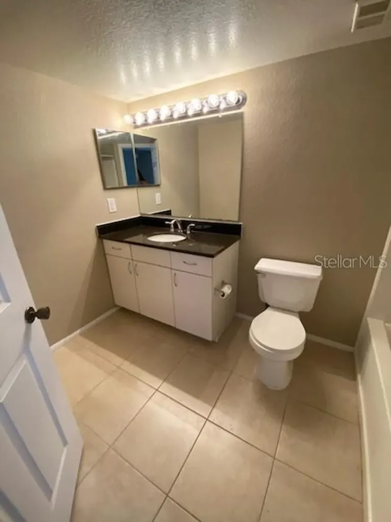 5028 Park Central Drive Orlando FL 32839