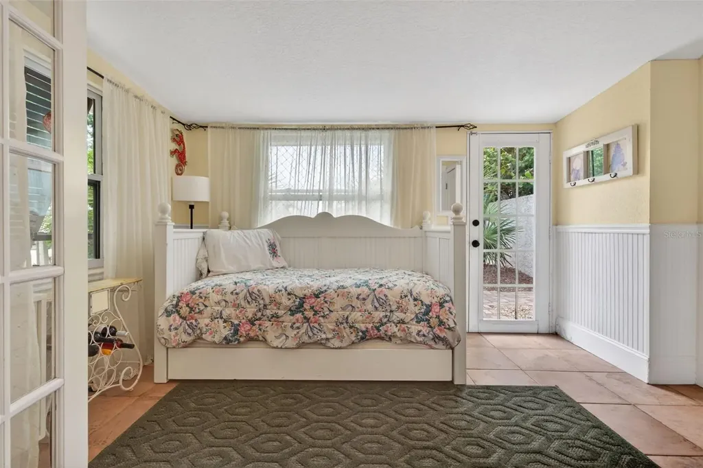 660 Linley Street Longboat Key FL 34228
