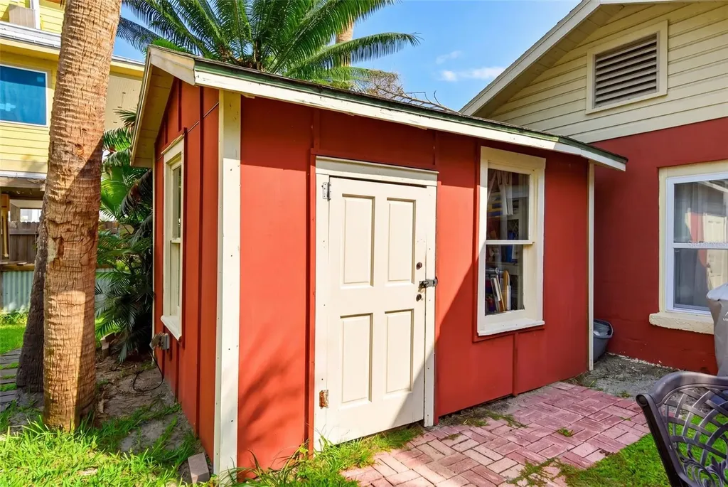 660 Linley Street Longboat Key FL 34228