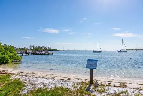 660 Linley Street Longboat Key FL 34228