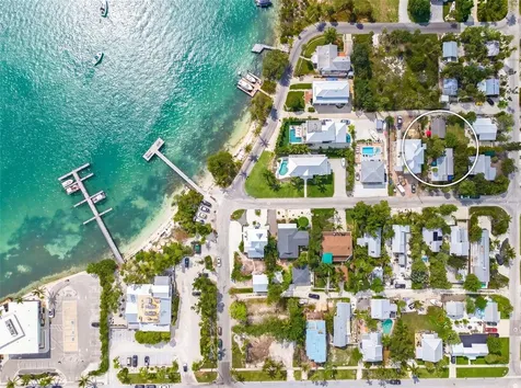 660 Linley Street Longboat Key FL 34228