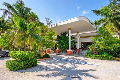660 Linley Street Longboat Key FL 34228