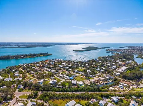 660 Linley Street Longboat Key FL 34228