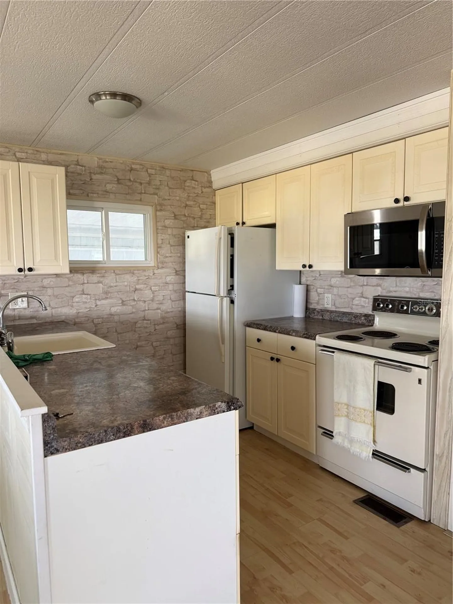 274 Beach Court Palm Harbor FL 34684