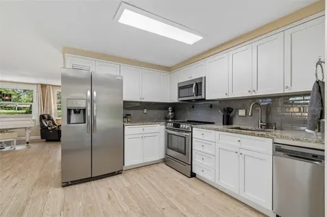 9950 Hilltop Drive New Port Richey FL 34654