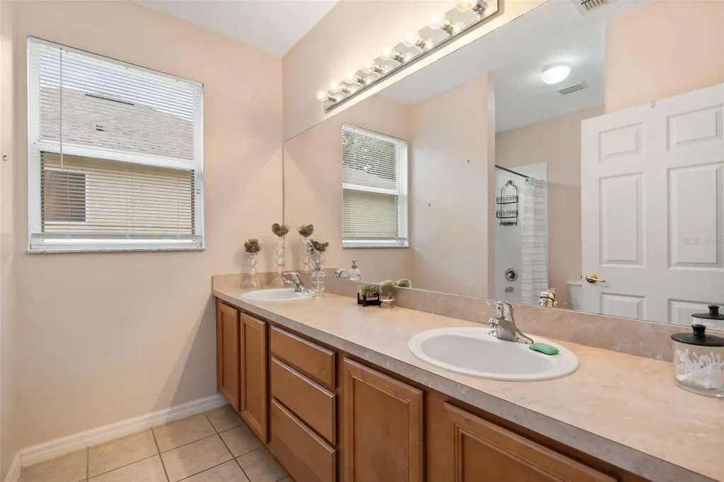 1679 Grandiflora Avenue Clermont FL 34711