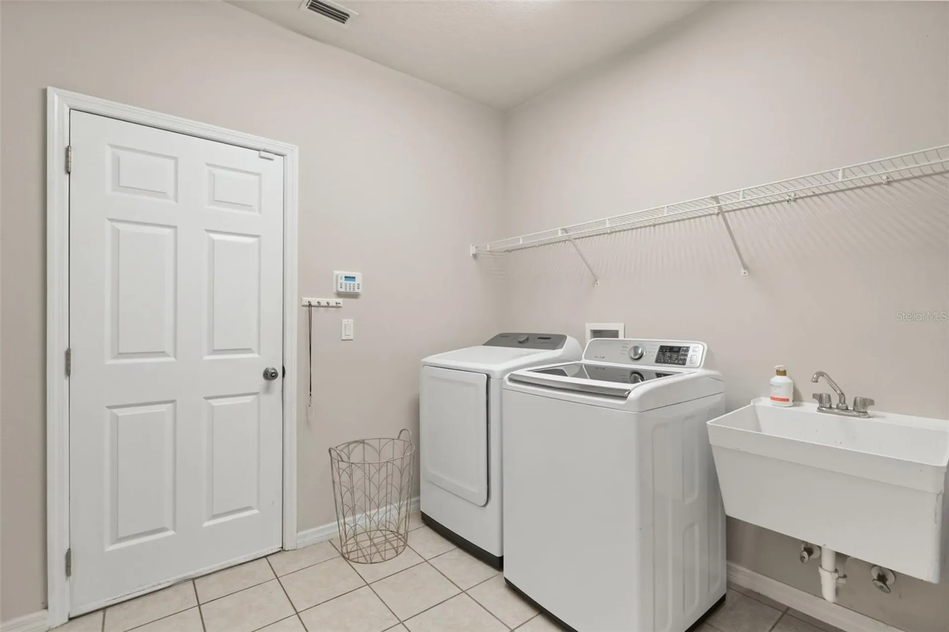 1679 Grandiflora Avenue Clermont FL 34711