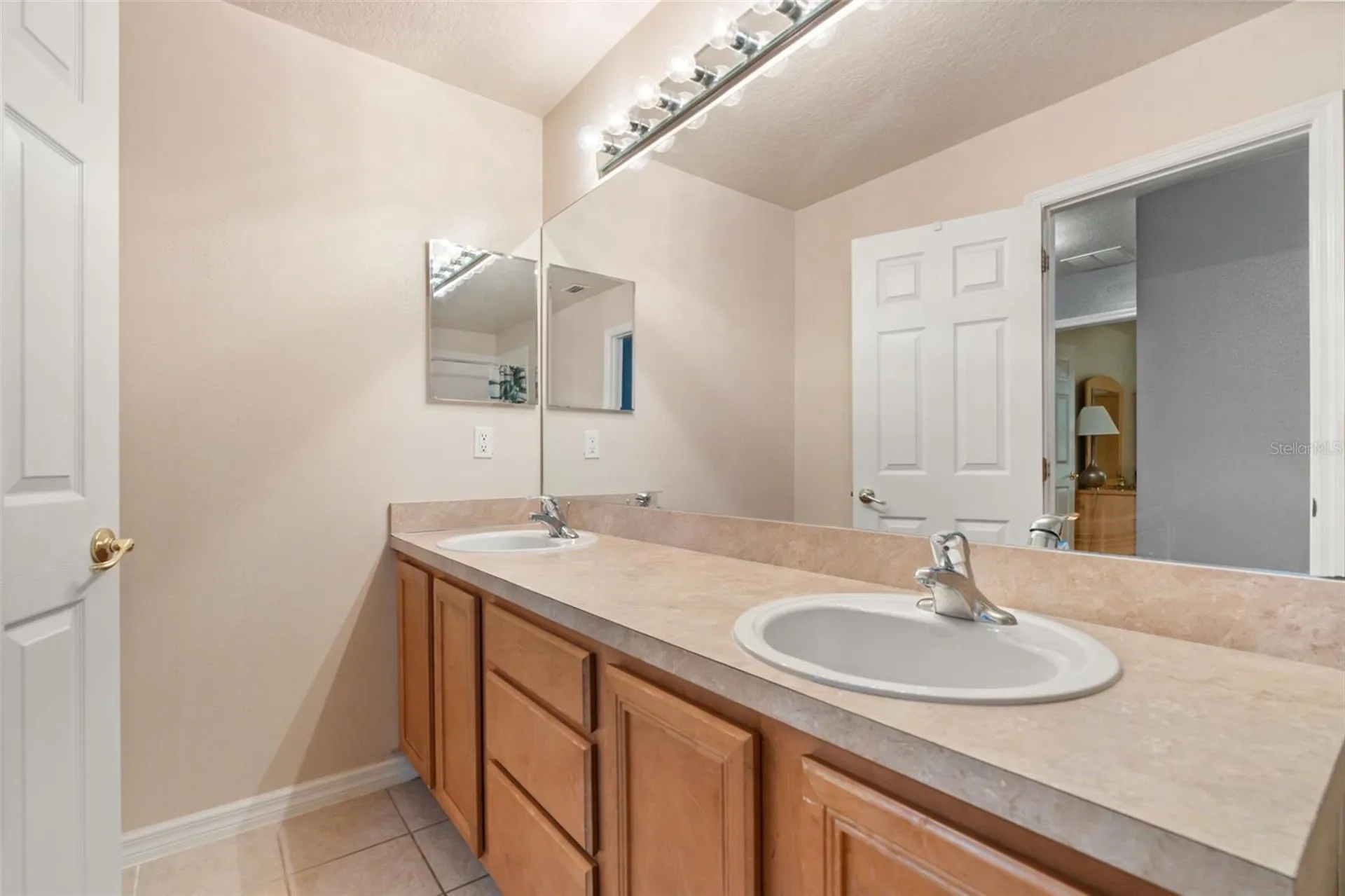 1679 Grandiflora Avenue Clermont FL 34711
