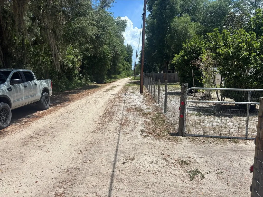 2695 NE 147th Court Silver Springs FL 34488