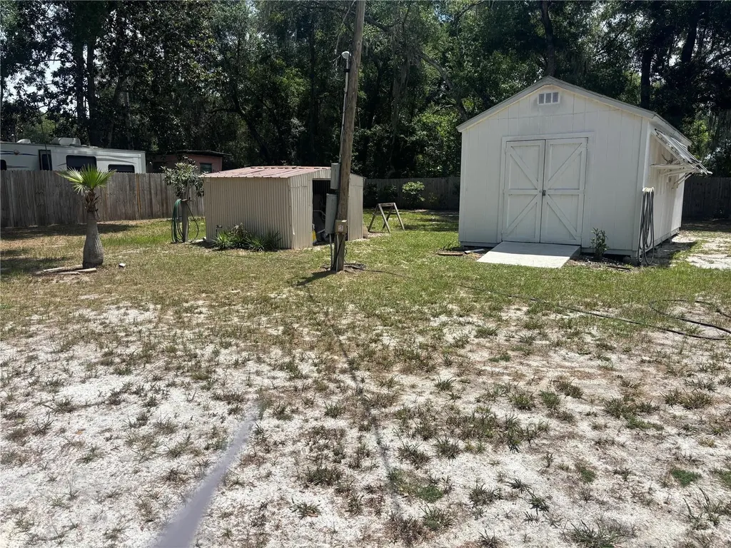 2695 NE 147th Court Silver Springs FL 34488