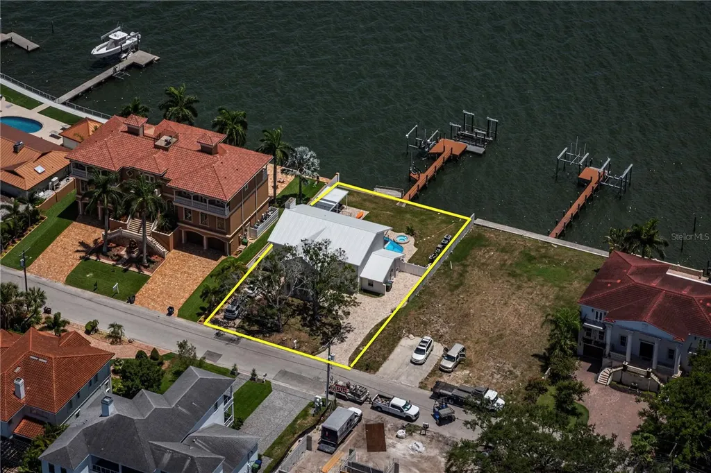 5812 Mariner Street Tampa FL 33609