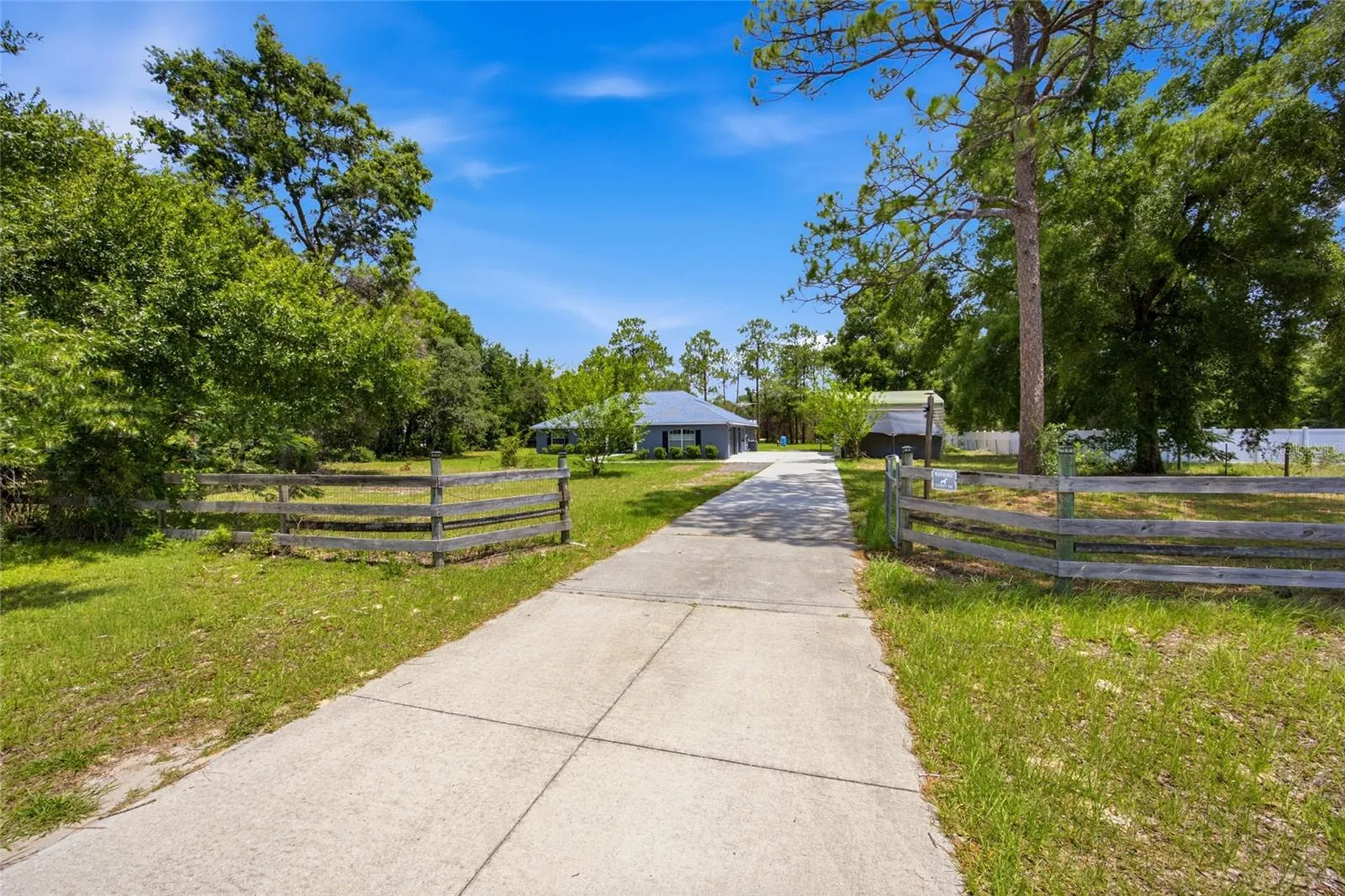 13911 SW 95th Street Dunnellon FL 34432