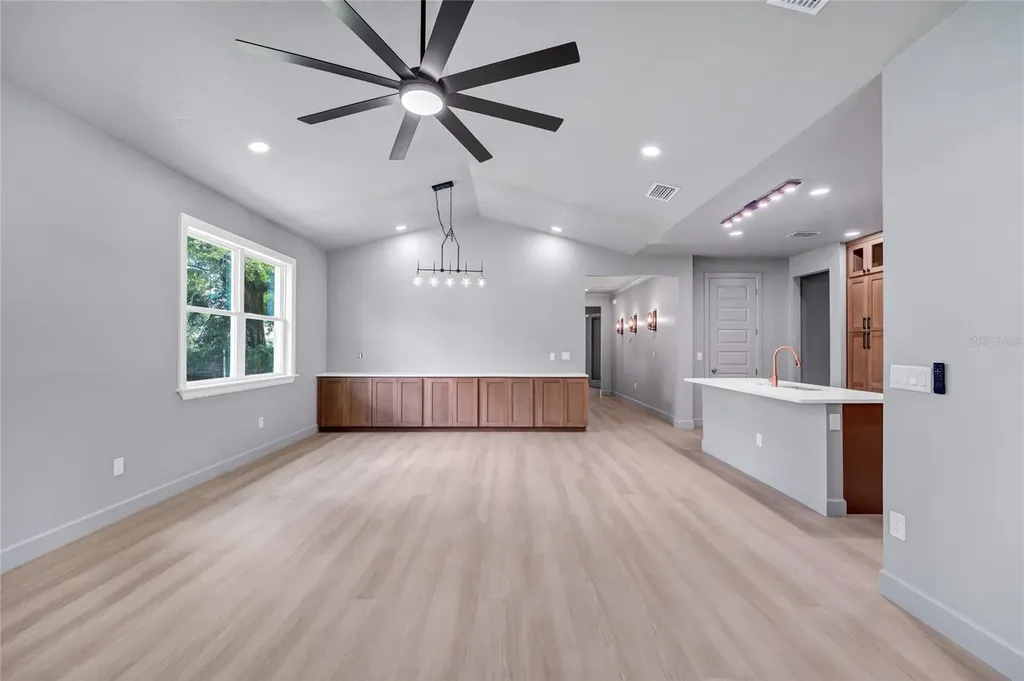 2034 E Grant Avenue Orlando FL 32806