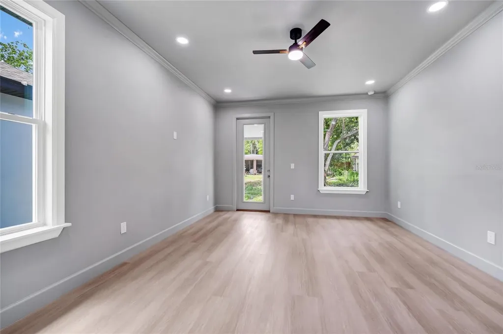 2034 E Grant Avenue Orlando FL 32806