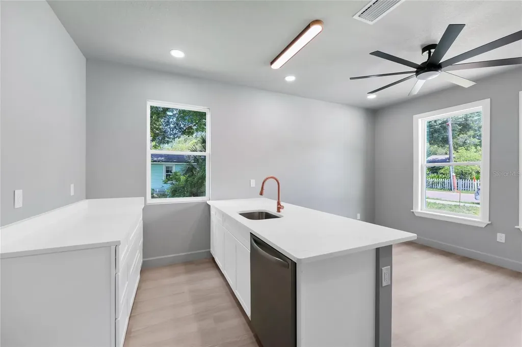 2034 E Grant Avenue Orlando FL 32806