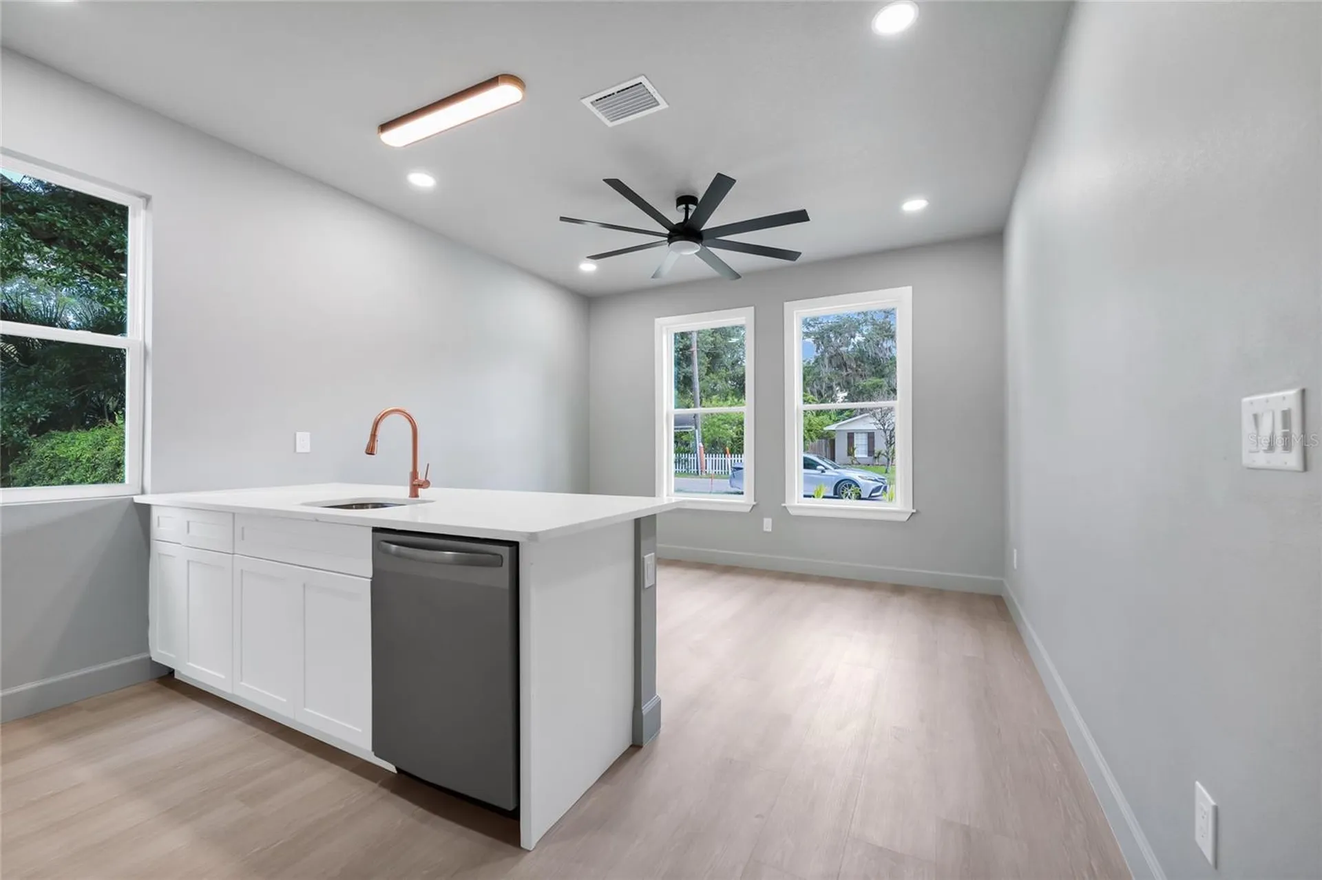2034 E Grant Avenue Orlando FL 32806