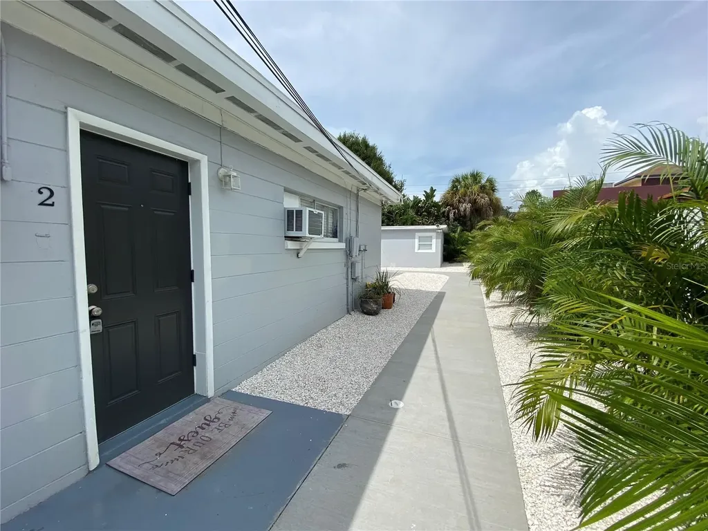 3805 W Leona Street Tampa FL 33629