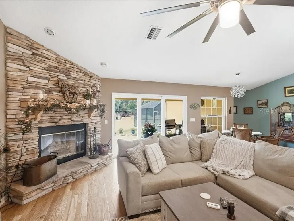 19950 SW 5th Place Dunnellon FL 34431