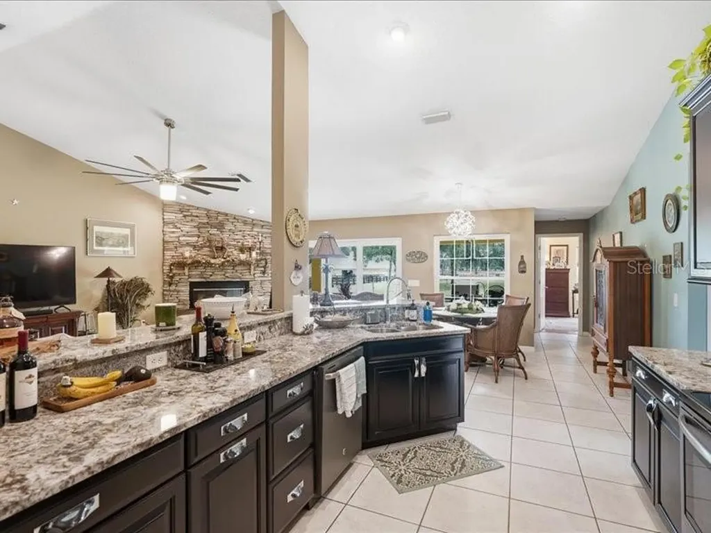 19950 SW 5th Place Dunnellon FL 34431