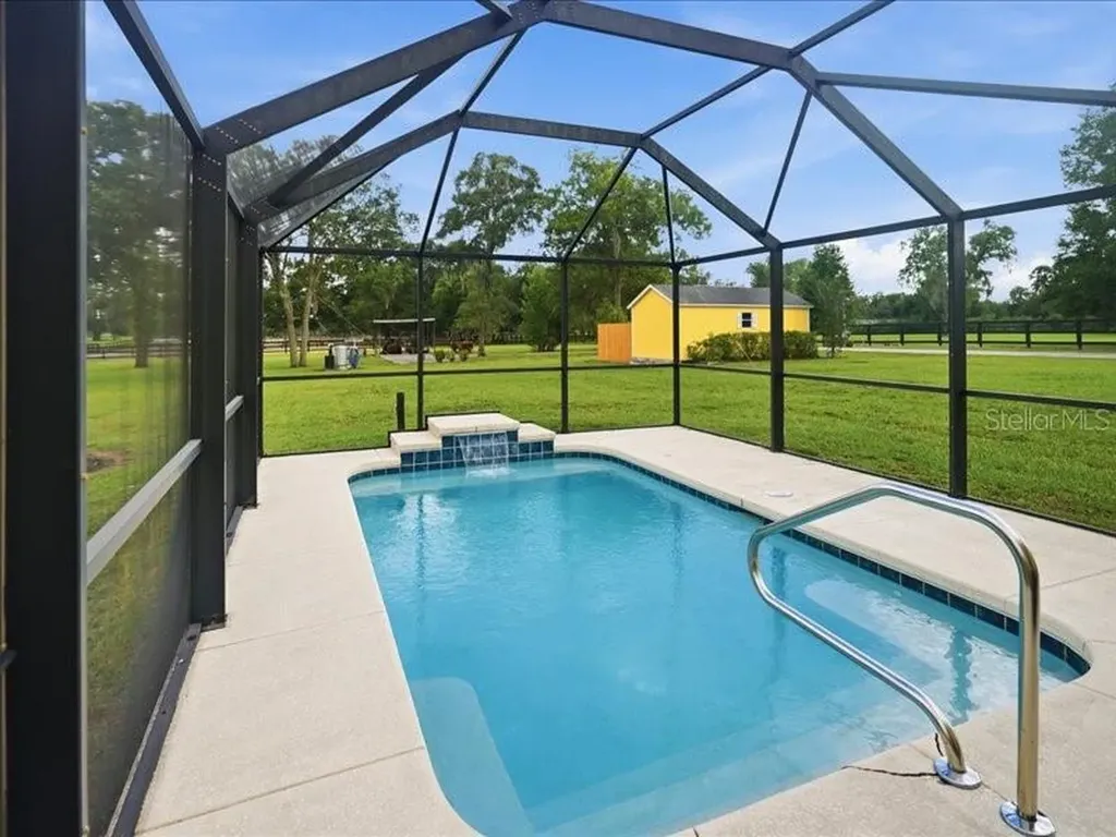 19950 SW 5th Place Dunnellon FL 34431