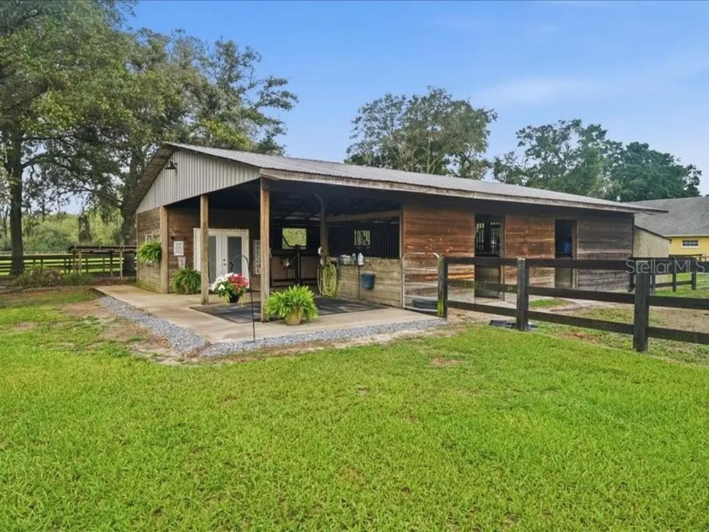 19950 SW 5th Place Dunnellon FL 34431
