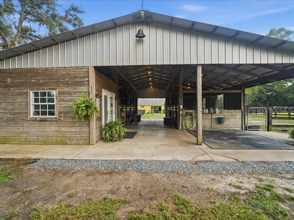 19950 SW 5th Place Dunnellon FL 34431