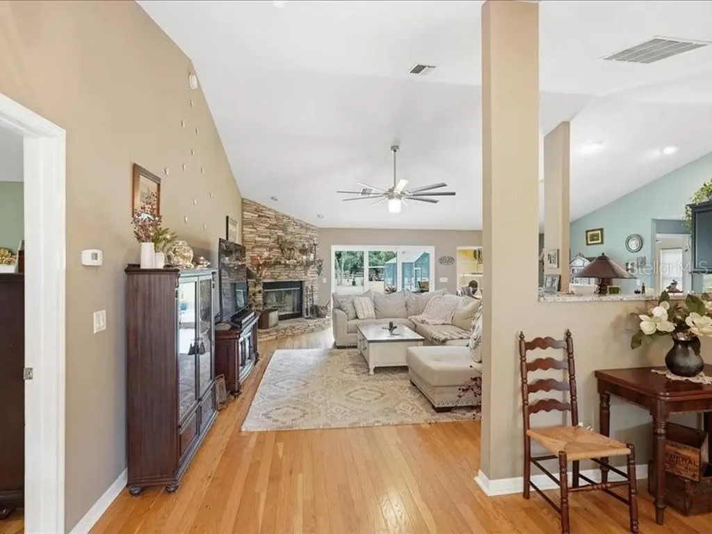19950 SW 5th Place Dunnellon FL 34431