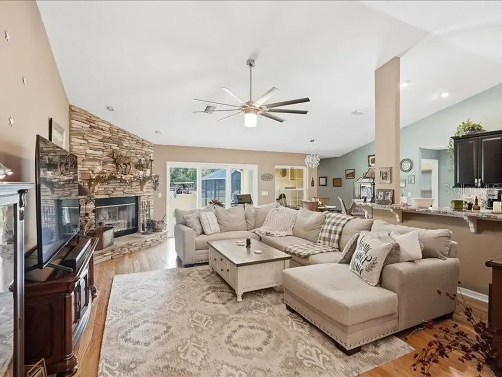 19950 SW 5th Place Dunnellon FL 34431