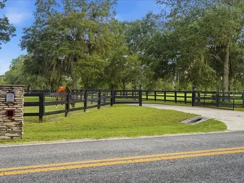 19950 SW 5th Place Dunnellon FL 34431
