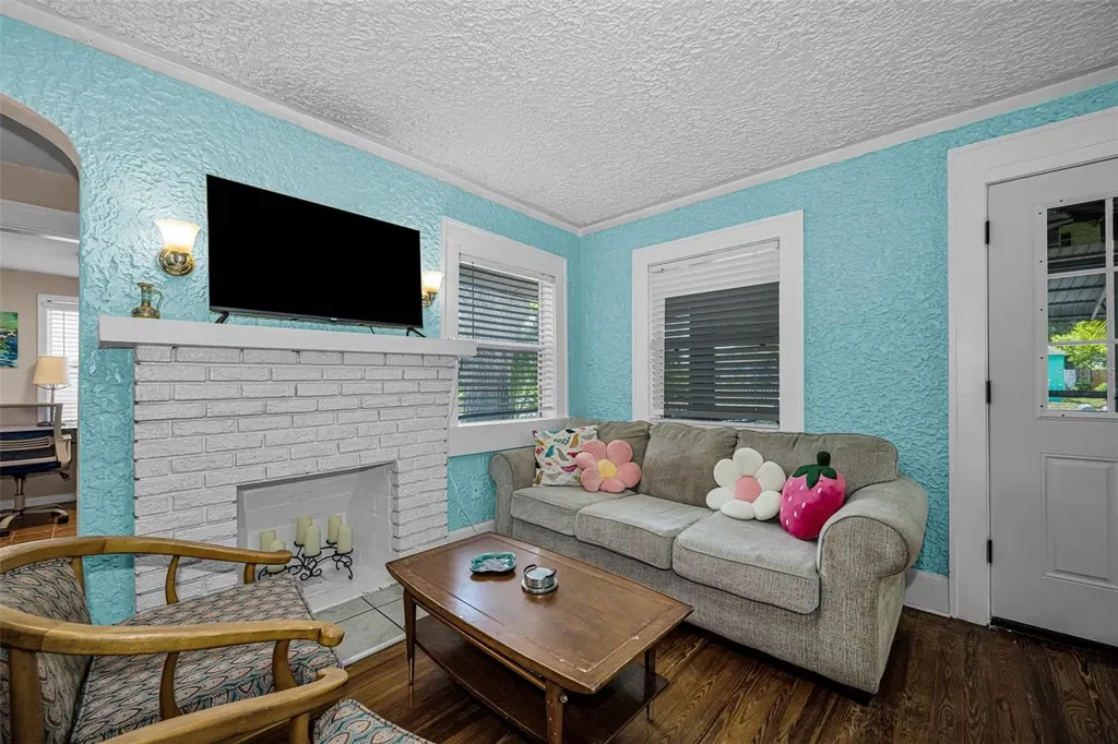 3829 2nd Avenue N St Petersburg FL 33713