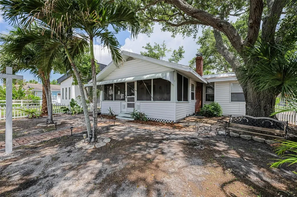 3829 2nd Avenue N St Petersburg FL 33713