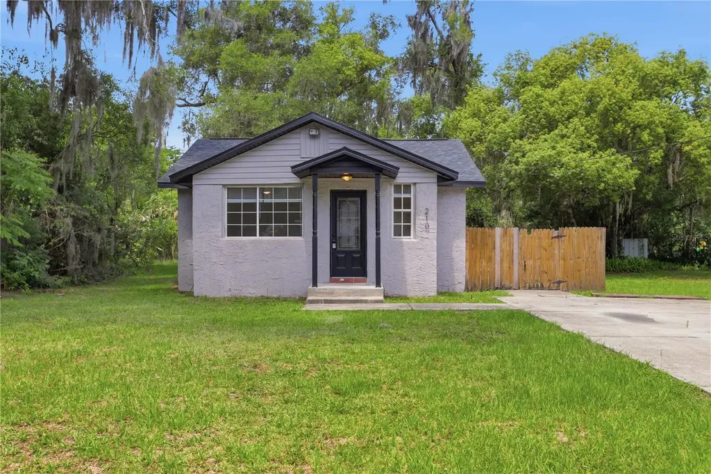 210 Winslow Avenue Deland FL 32724