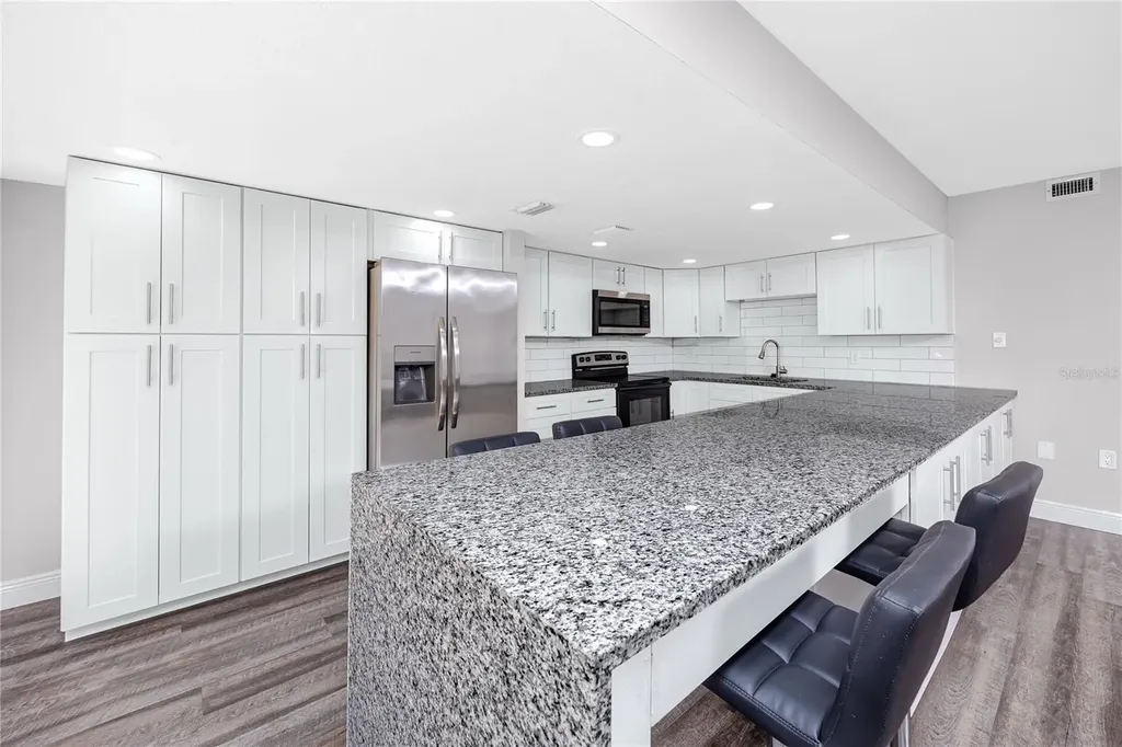 7510 Sunshine Skyway Lane S St Petersburg FL 33711