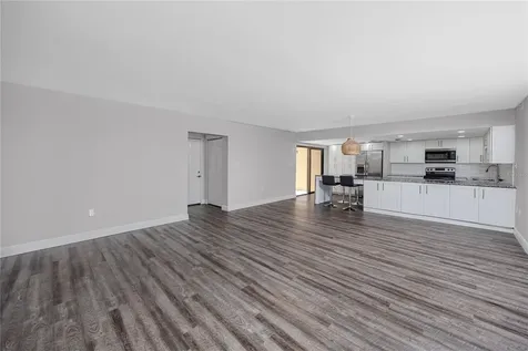 7510 Sunshine Skyway Lane S St Petersburg FL 33711