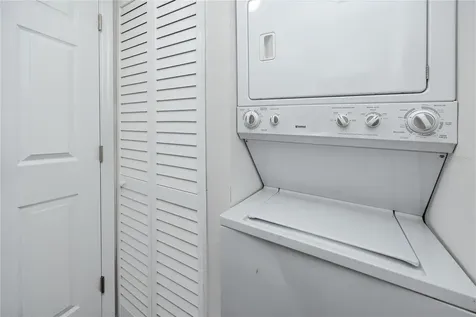 7510 Sunshine Skyway Lane S St Petersburg FL 33711