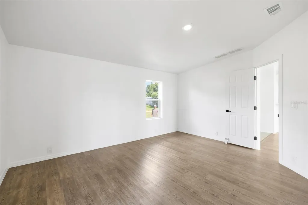 8531 Semmes Street Zephyrhills FL 33540