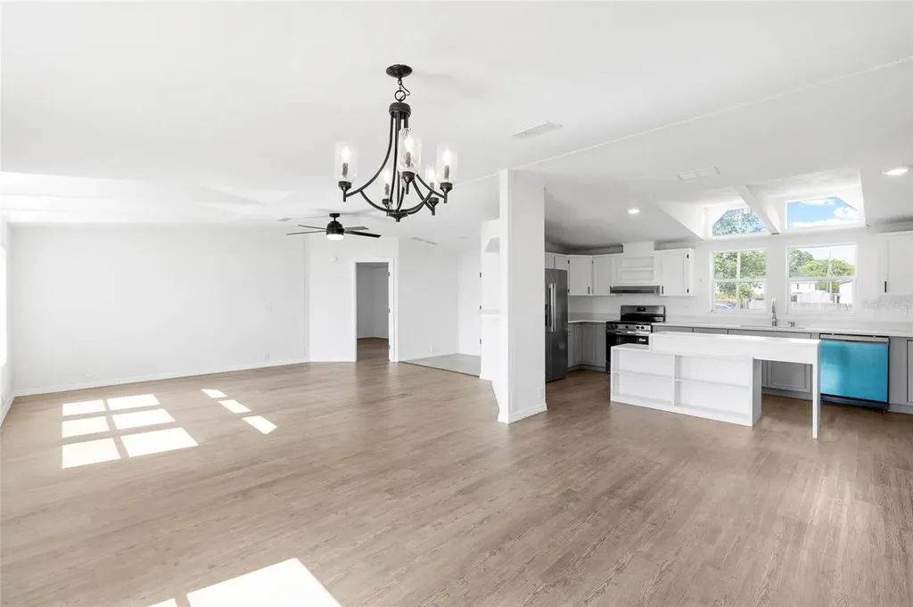 8531 Semmes Street Zephyrhills FL 33540