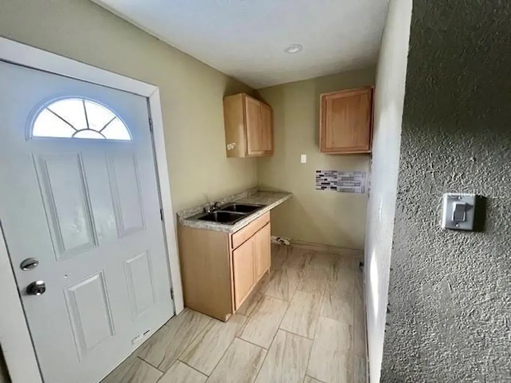 208 Coral Reef Circle Kissimmee FL 34743