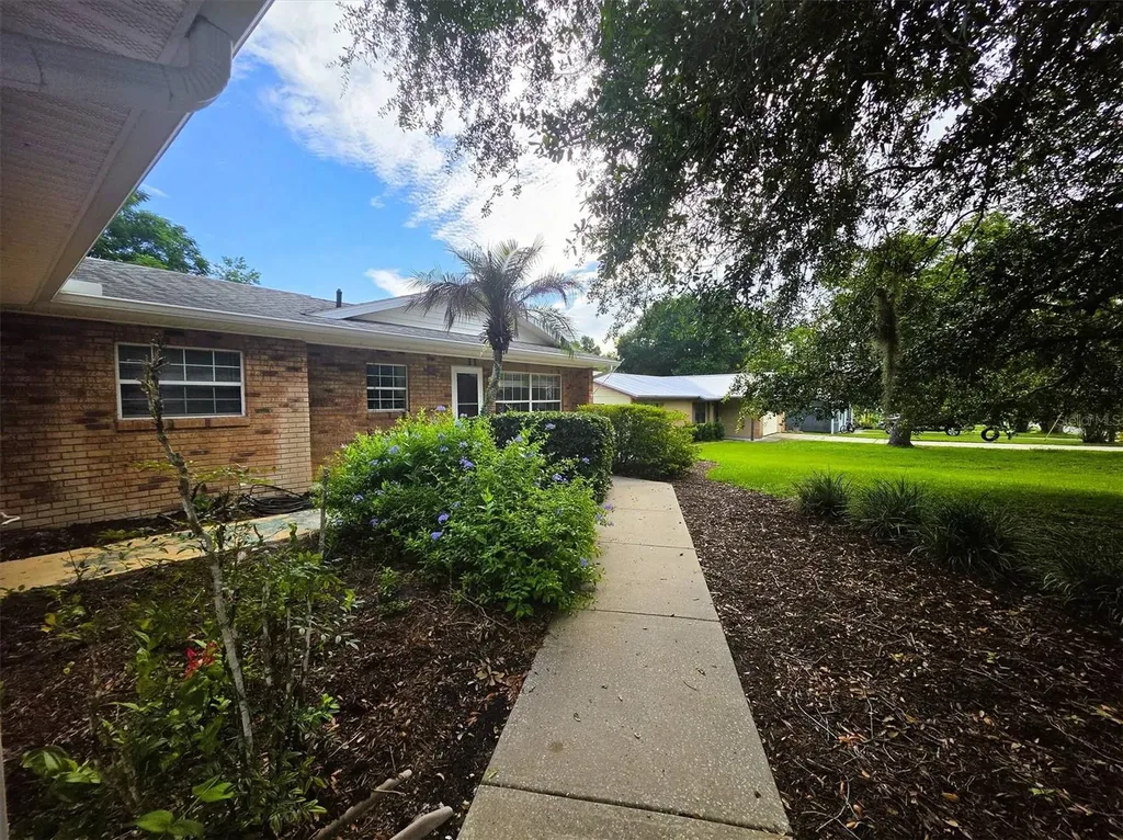 735 Overhill Road Deland FL 32720