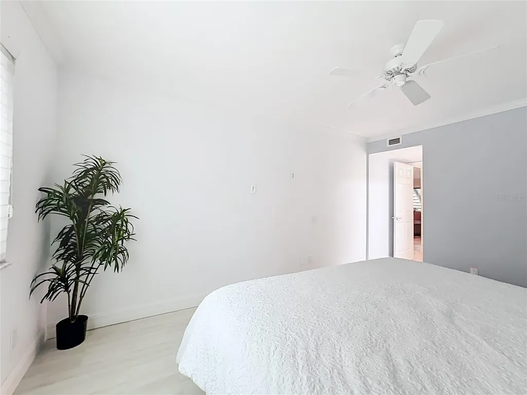 1715 Pelican Cove Road Sarasota FL 34231
