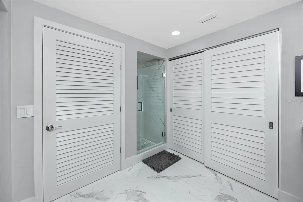 736 Island Way Clearwater Beach FL 33767