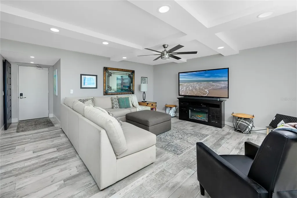 736 Island Way Clearwater Beach FL 33767