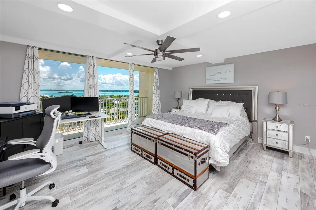 736 Island Way Clearwater Beach FL 33767